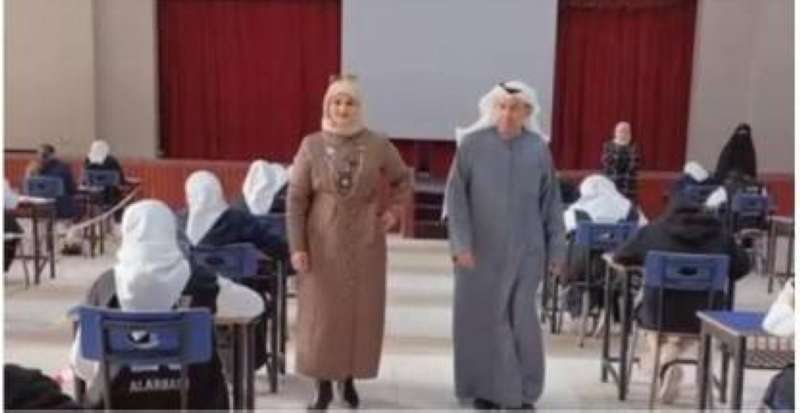 جانب من جولة الوزير العدواني في ثانوية بيبي السالم للبنات