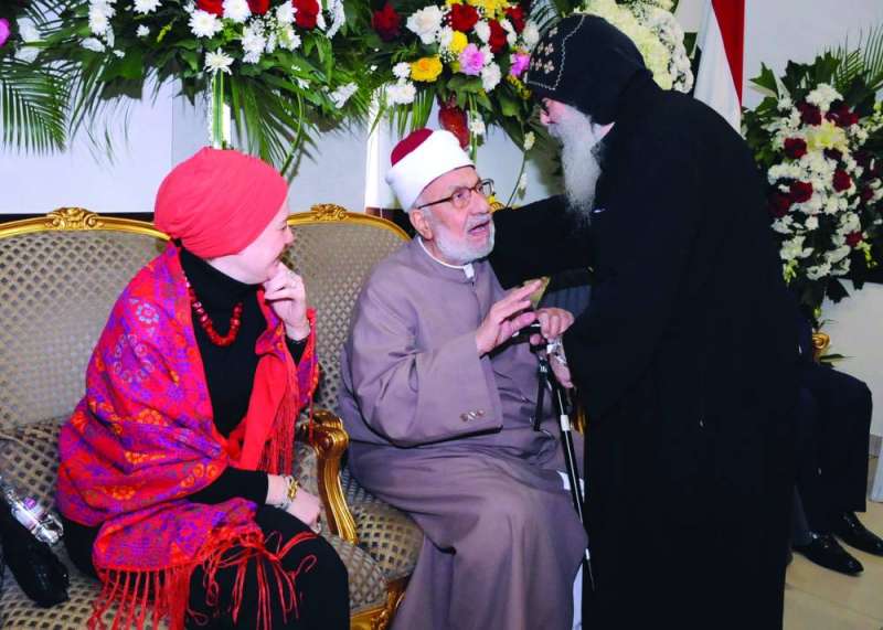 
حوار ودي بين القمص بيجول والشيخ حسين الأزهري
