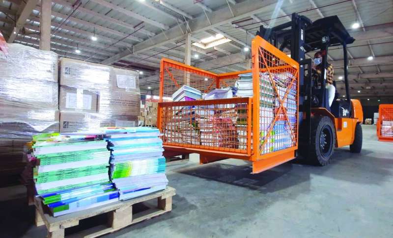 مقترحان لتوفير النفقات وتفادي التأخير في طباعة الكتب المدرسية 