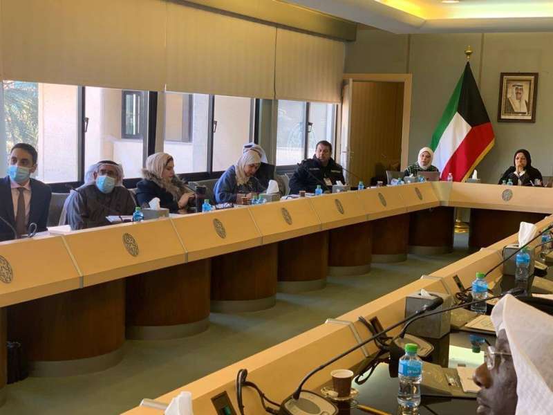 جانب من اجتماع اللجنة 