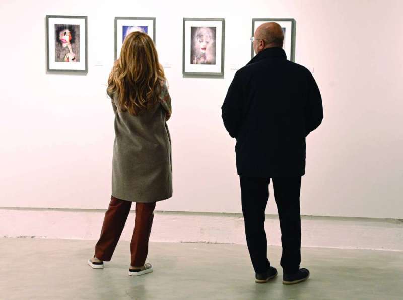 تأمل في اللوحات 