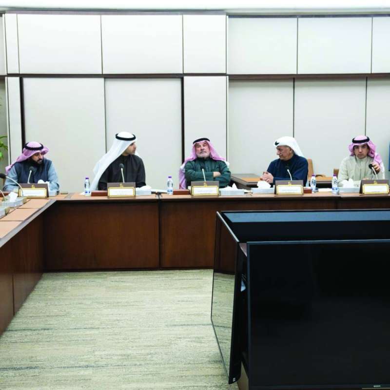 جانب من اجتماع اللجنة المالية البرلمانية أمس 