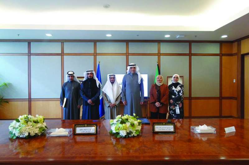 وفدا «الأوقاف» و«هيئة القُصّر» خلال حفل توقيع البروتوكول