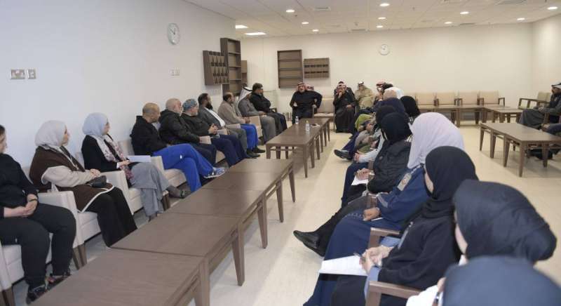 وزير الصحة يناقش الاستعدادات