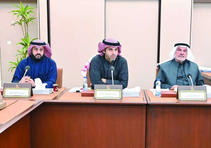 جانب من اجتماع اللجنة المالية أمس