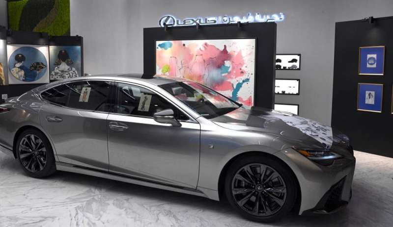 مركبات «لكزس» في المعرض