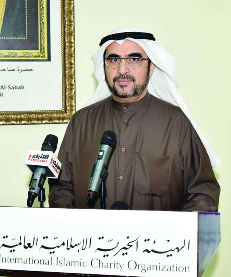 الصميط متحدثاً في حفل توقيع الاتفاقية 
