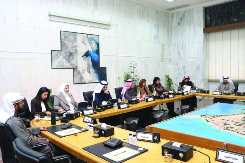  جانب من اجتماع اللجنة 