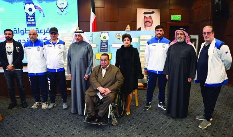 
العوفان مع منظمي الفعاليات الفنية والرياضية
