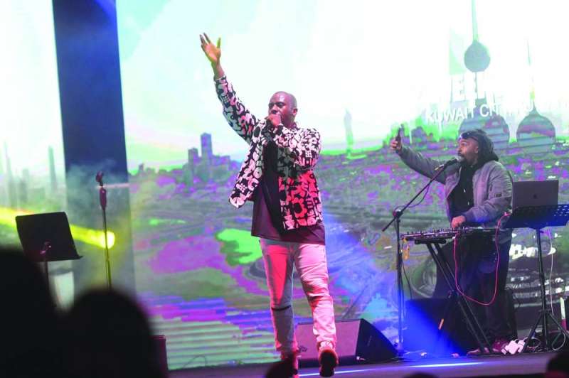 دافي وخلفه «دي جي شريد» 