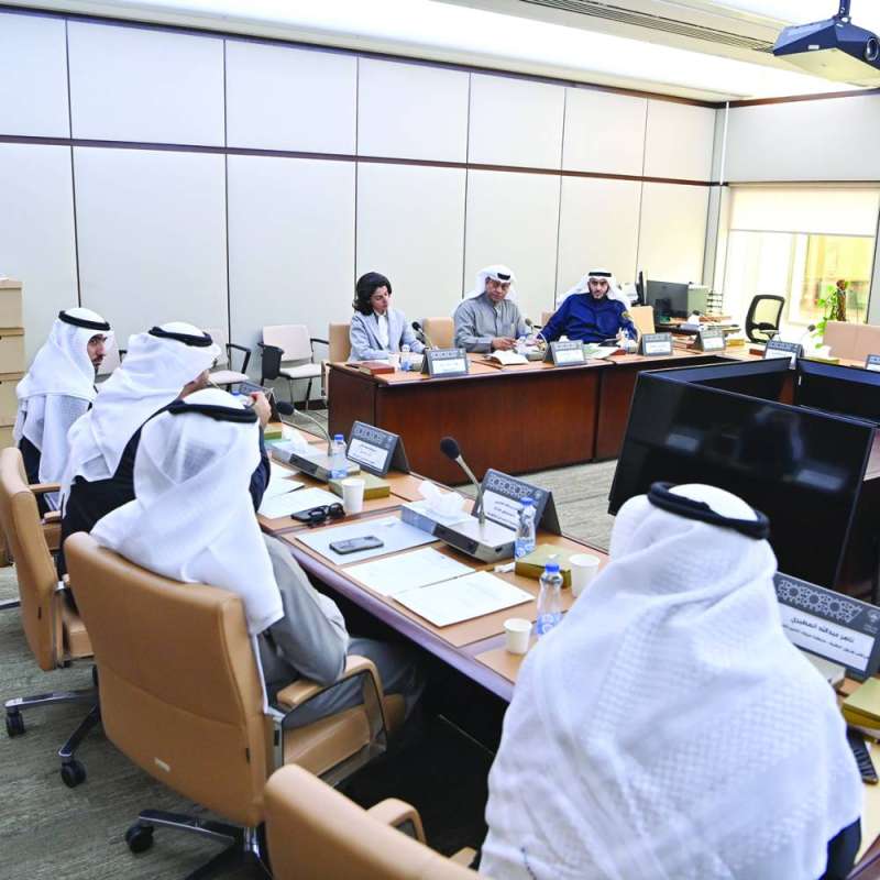 من اجتماع اللجنة التعليمية بحضور مسؤولي وزارة التربية