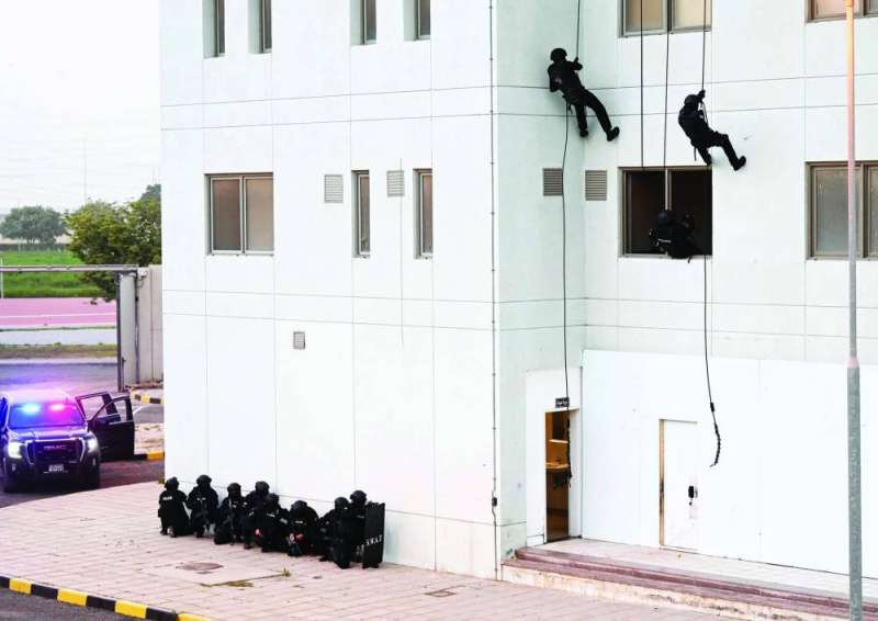 
تسلق للوصول إلى أدوار عليا