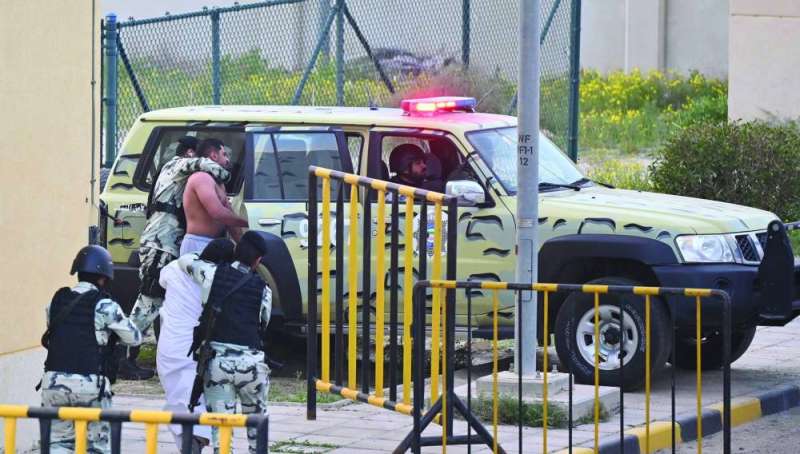 اعتقال مشاغبين