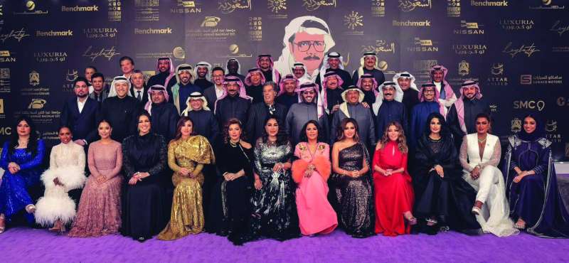 المشاركون... في لقطة جماعية
