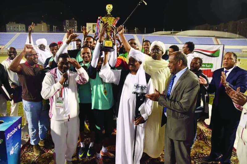 
جانب من تكريم الفائزين في الدورة الرياضية
