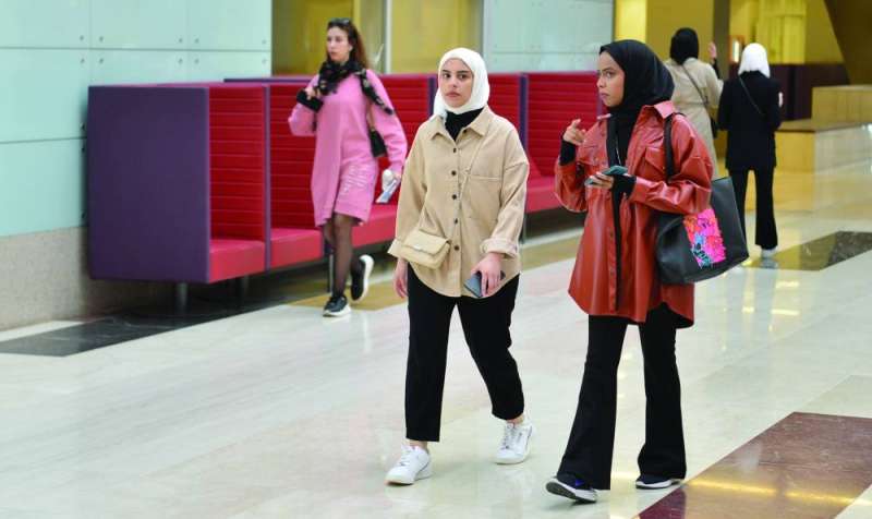 
طالبات في يومهن الأول