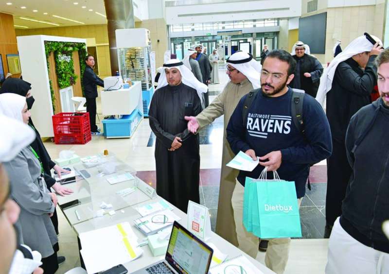 
مدير الجامعة يتفقّد الكليات في أول أيام الدوام
