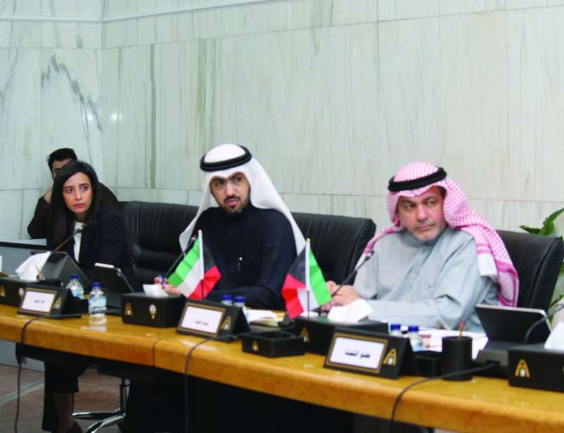 
حسن كمال مترئساً اللجنة المشتركة
