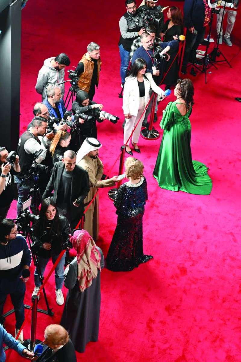 الفنانون على السجادة الحمراء 