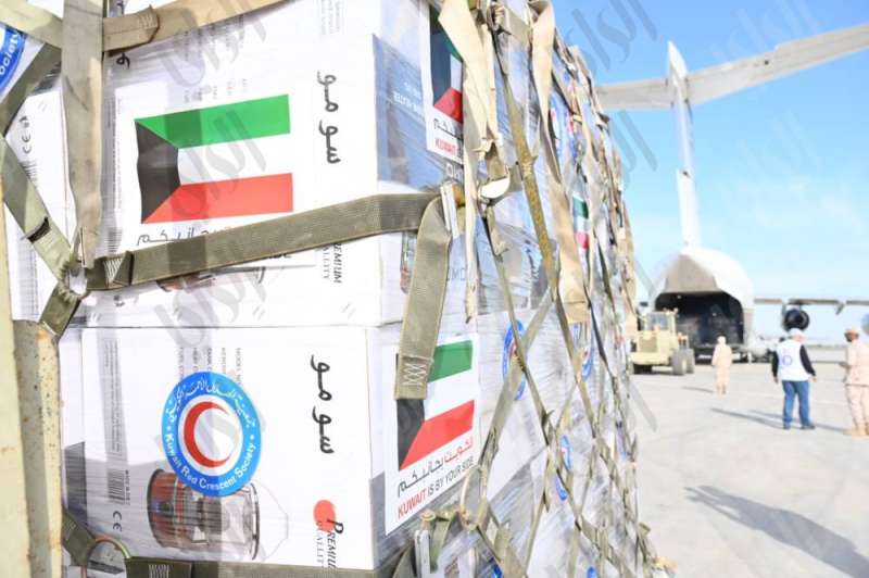  80 طناً من المساعدات الطبية والإغاثية من الكويت إلى الشعبين السوري والتركي 