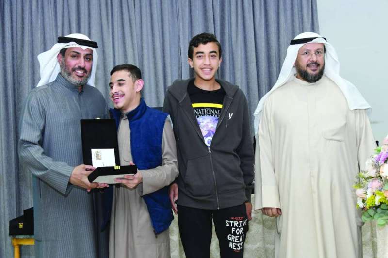 
تكريم عبدالعزيز شيخون
