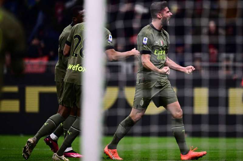 جيرو يعيد ميلان إلى الانتصارات بعد فترة كارثية