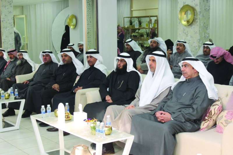 جانب من الحضور في افتتاح المخيم الربيعي