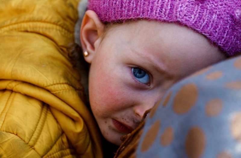  إنقاذ طفلة سورية أمس في كهرمان مرعش (رويترز) 