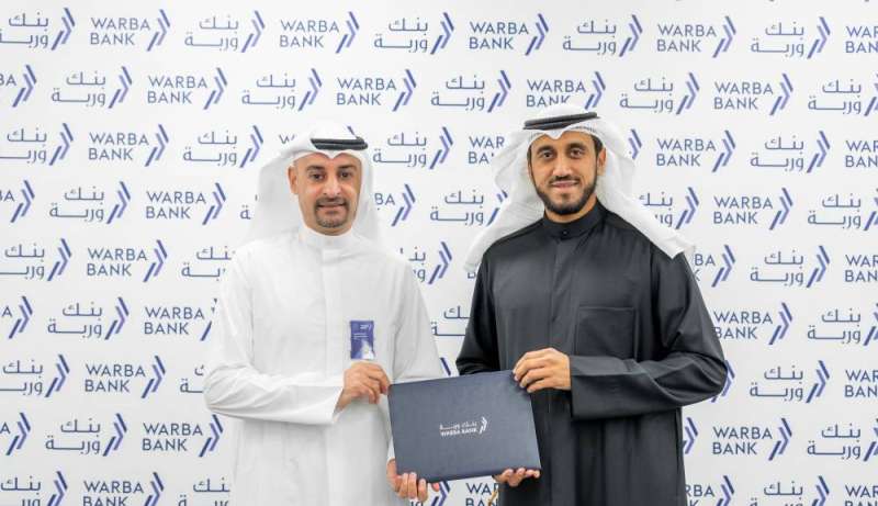 المطيري والشهاب بعد توقيع الرعاية