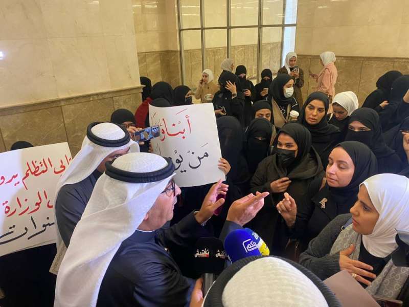 الماجد متحدثا للمعتصمات