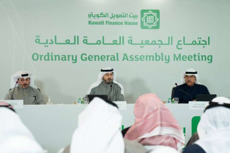 المرزوق والرشود وممثل «التجارة» خلال الجمعية