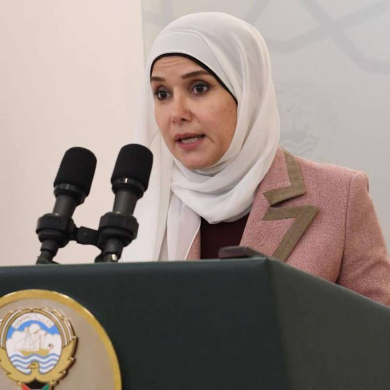 جنان بوشهري خلال مؤتمرها الصحافي أمس