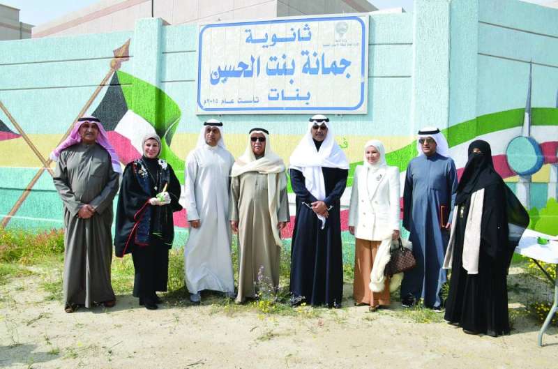 الخالد متوسطاً القائمين على الحملة