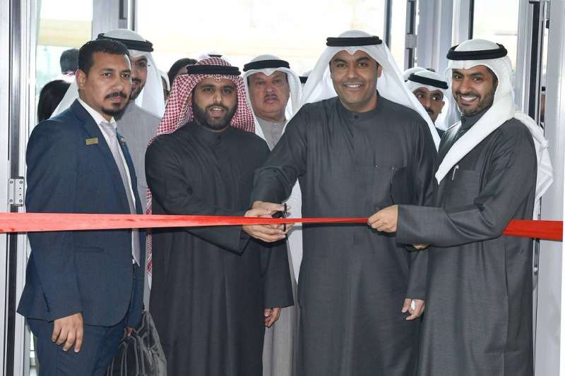 وزير البلدية ورئيس المجلس البلدي يفتتحان المبنى الجديد 