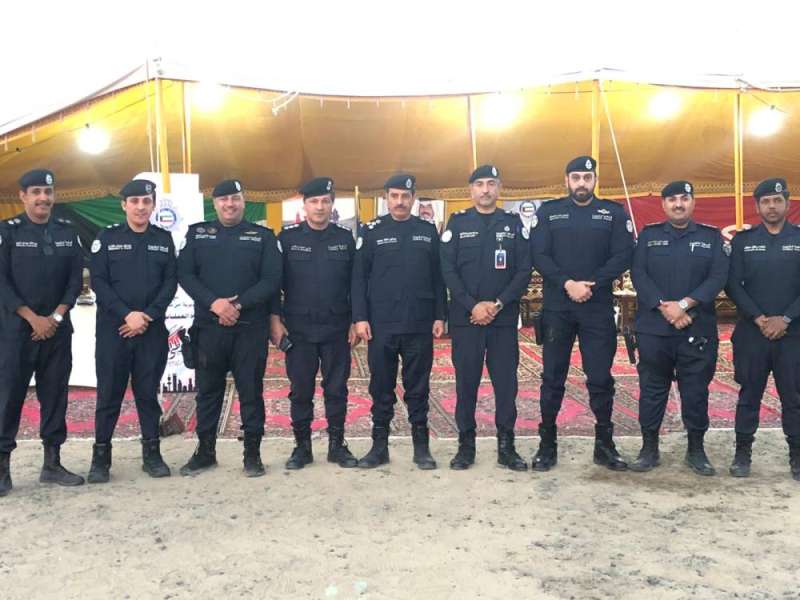 اللواء الرجيب خلال تفقده النقطة الأمنية