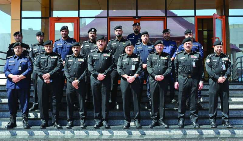 الصايغ والخدة يتوسطان قيادات قطاع المرور في صورة جماعية