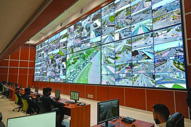 
غرفة التحكم في الإدارة العامة للمرور 	(تصوير أسعد عبدالله)
