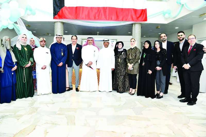 
المشاركون في احتفال مركز سالم العلي
