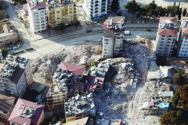 
درجة مقاومة الزلازل تختلف من مبنى لآخر وفقاً لكود البناء	 (رويترز)
