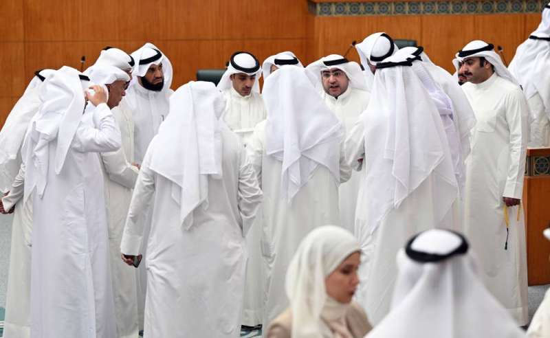 حوار نيابي بعد رفع الجلسة (تصوير نايف العقلة)