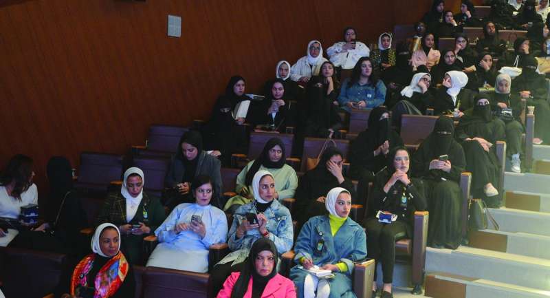 حضور كثيف من الطالبات