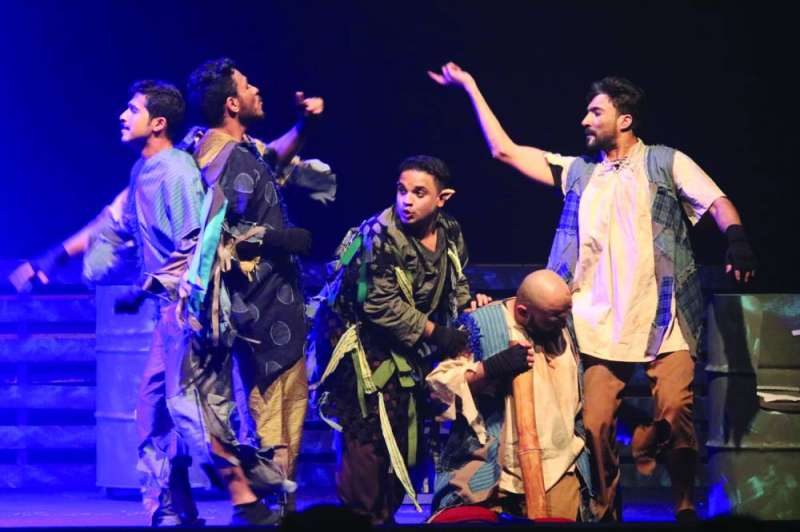 مشهد من العرض المسرحي 