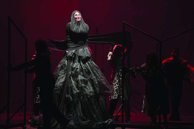 من مسرحية «طاهرة» 