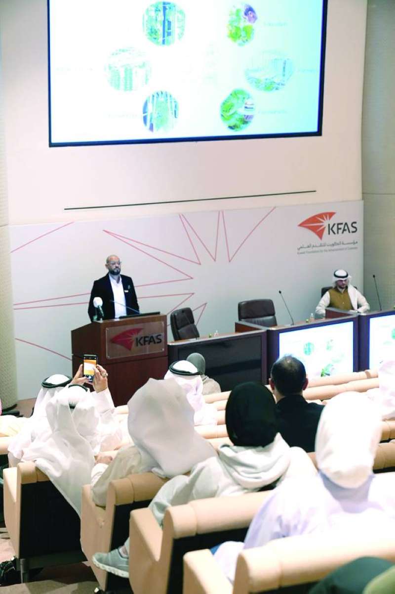 راشد أبورزق ومحمود جمعة خلال الورشة