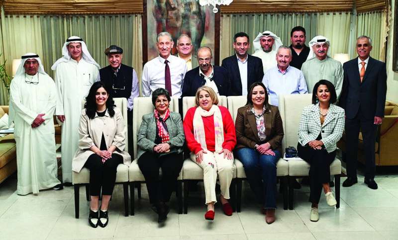 
الحضور في صورة جماعية 	(تصوير نايف العقلة)
