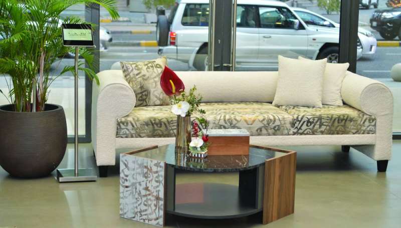 الخطوط العربية حاضرة على الأثاث المنزلي 