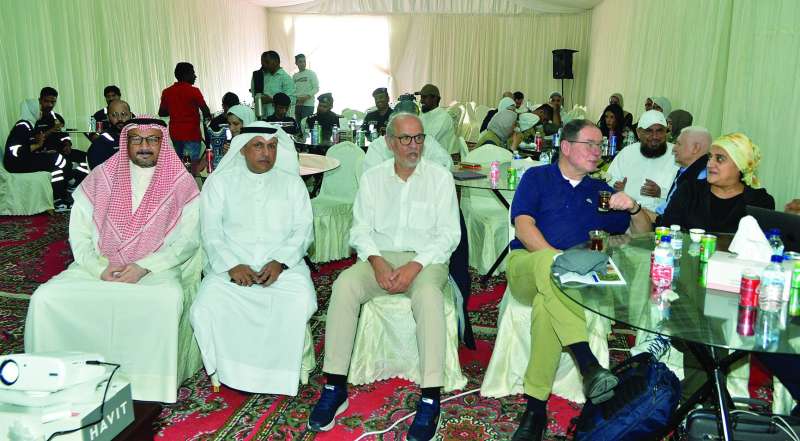 
الفريق الأممي يُتابع عرضاً مرئياً للمشروع
