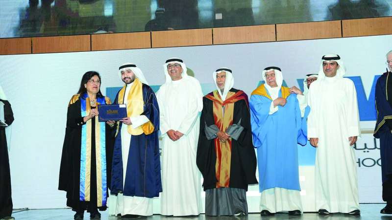 الماجد والبدر والخليفة والمقاطع في تكريم أحد الخريجين