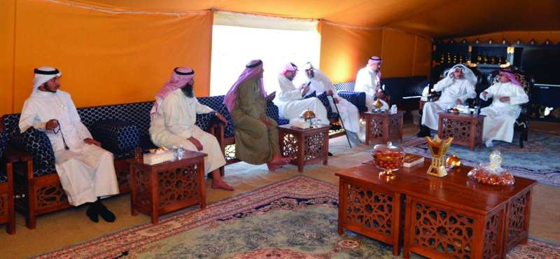 
أصحاب الحلال خلال تجمعهم في بر رحية	 (تصوير سعود سالم)
