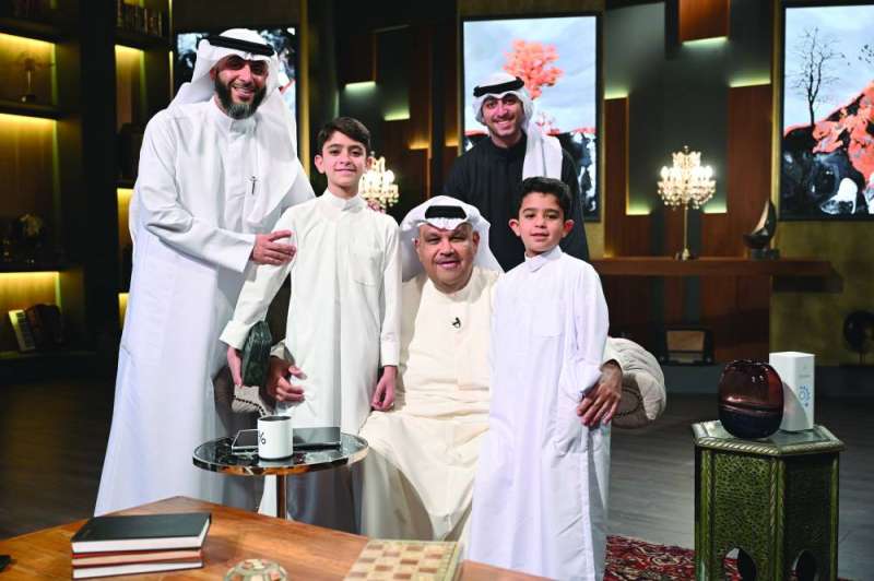 فهد الكندري وأولاده مع «بوشعيل»

